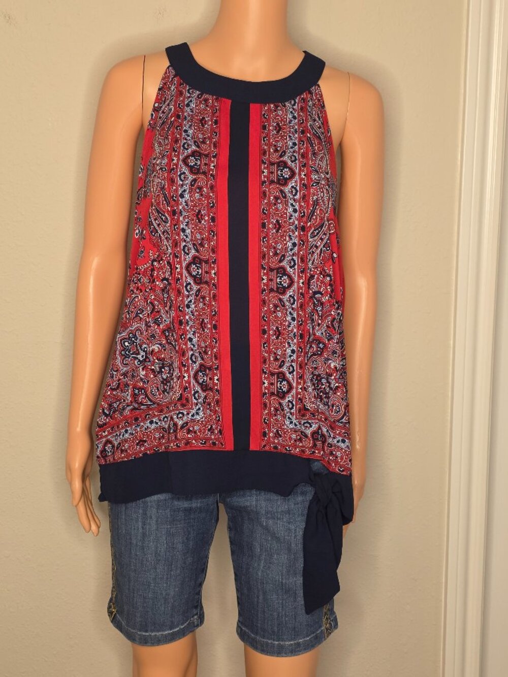 NWT NY&C Sleeveless, Round Neck Women's Blouse, Size Large